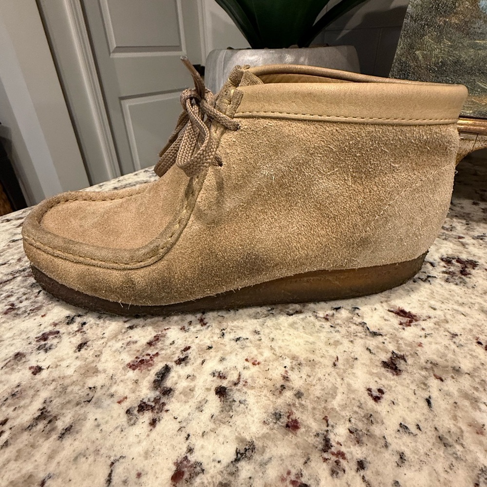 Clarks Originals Wallabee Chukka Boots Beige Suede Size 7.5. - Picture 4 of 8